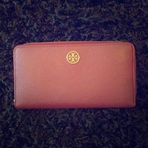 Tory Burch Robinson Zip Around Leather Wallet